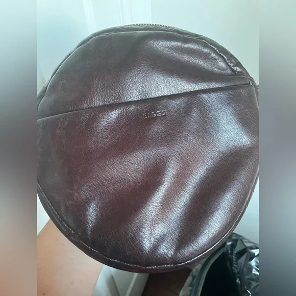 BAGGU Black Leather Pouch - Picture 2 of 6